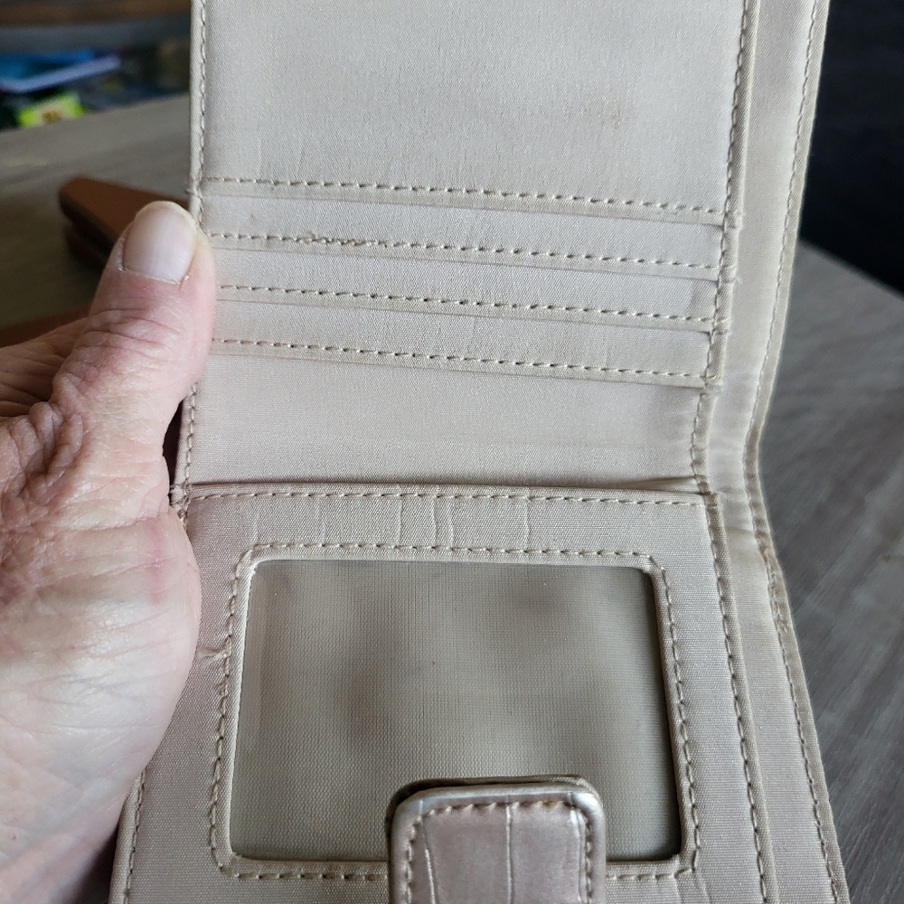 Cream Croc-Embossed Bifold Wallet - Picture 2 of 6